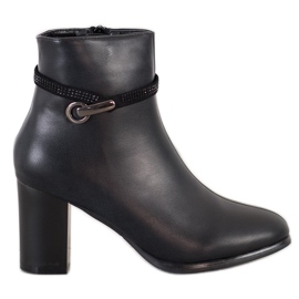 Sabatina Botas elegantes com cinto decorativo preto