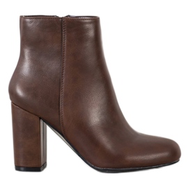 Danic Botas clássicas marrom