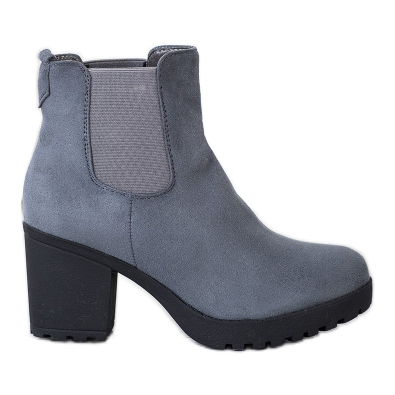 Queentina Chelsea Boots em um bar cinza
