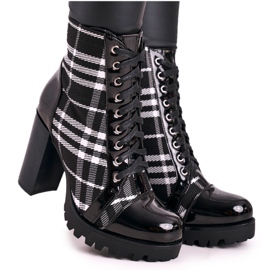 PS1 Botas femininas de salto xadrez preto Blair branco