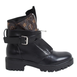 Botas pretas no protetor NC1053 Preto marrom