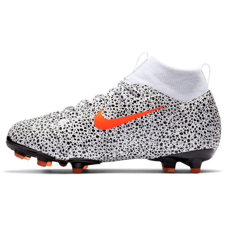 Chuteiras Nike Mercurial Superfly 7 Academy CR7 FG / MG Jr CV3182-180 branco