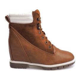 Cunhas de madeira isoladas camelo CN865 marrom