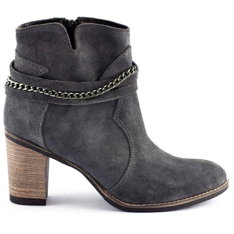 Olivier Botas com corrente Megi cinza