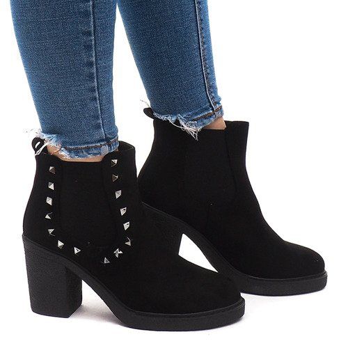 Botas quentes em um poste H8-85 preto