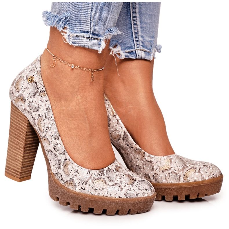 Bombas em uma barra e plataforma Maciejka Gold-Beige 02629-25 bege castanho dourado