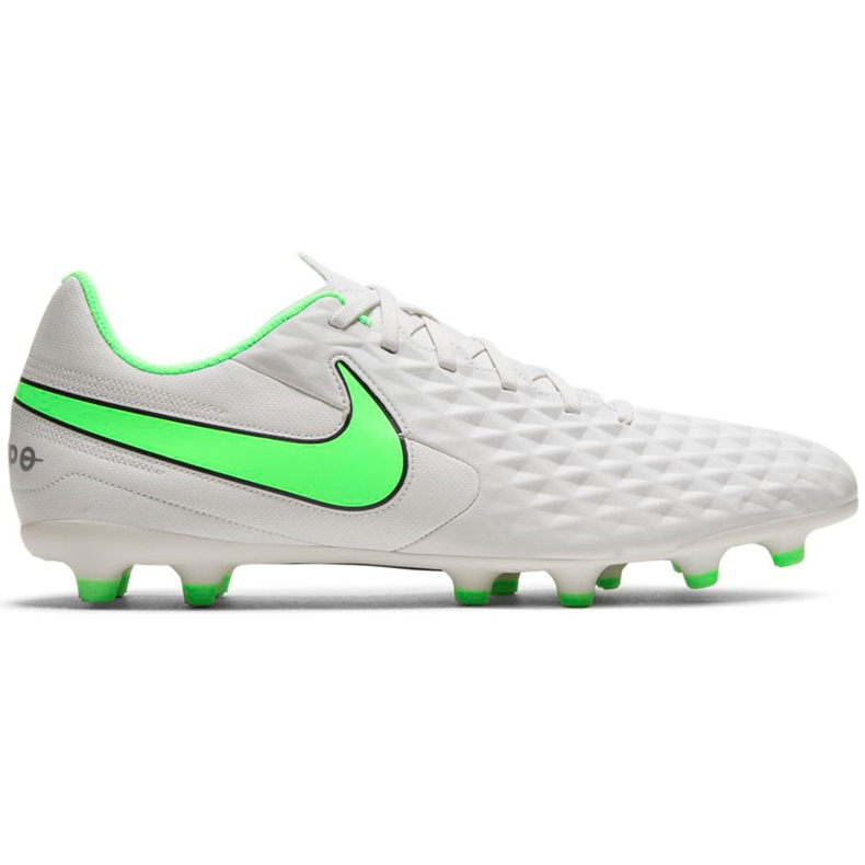 Chuteiras Nike Tiempo Legend 8 Club Mg brancas AT6107 030 branco branco
