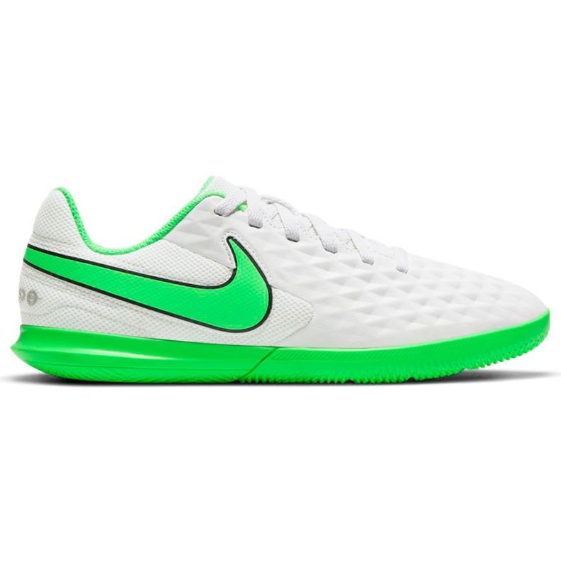 Chuteiras Nike Tiempo Legend 8 Club Ic Jr AT5882 030 branco branco