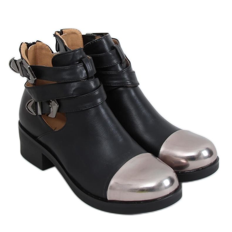 Botas pretas 9100 com corte preto