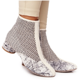 Botas Com Salto Trançado Maciejka 04937-03 Cinza bege Botas Com Salto Trançado Maciejka 04937-03 Cinza bege