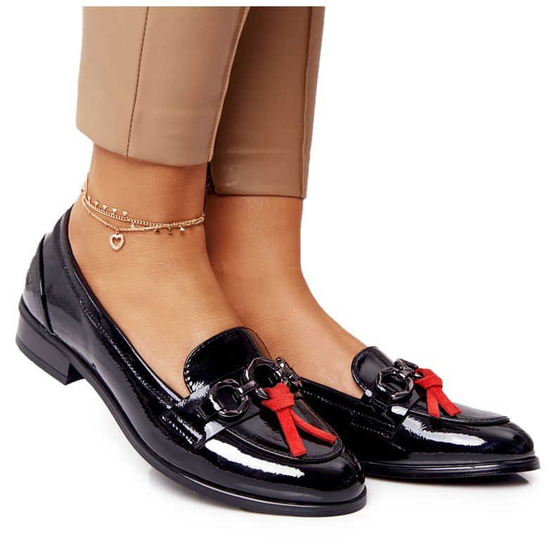 Mocassins elegantes femininos Vinceza 10585 lacado preto vermelho