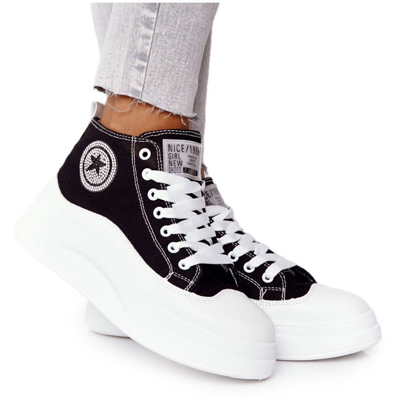 Tênis alto feminino na plataforma Black Nice Girl branco preto