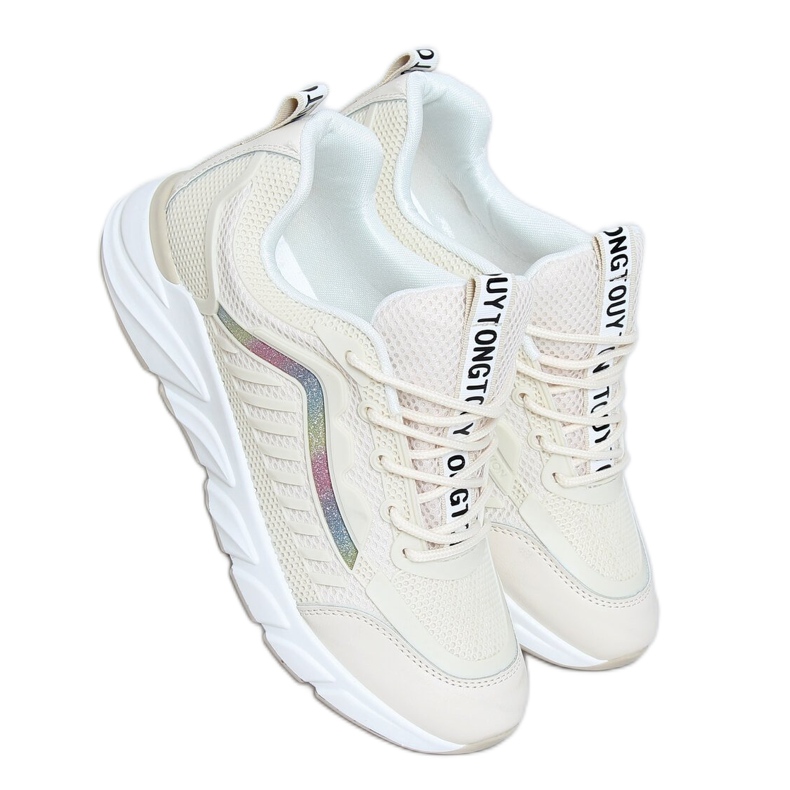 Sapatos esportivos bege para mulheres J143 Beige