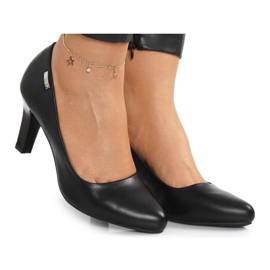 PJ1 Eleanor preto clássico bombeia em uma barra PJ1 Eleanor preto clássico bombeia em uma barra