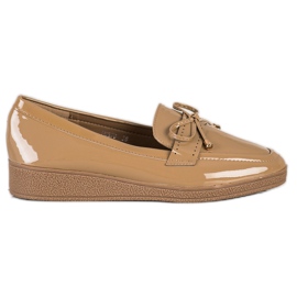 SHELOVET Mocassins lacados na plataforma marrom