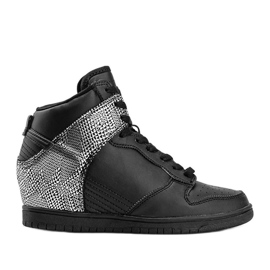 Tênis preto no tornozelo com motivo animal