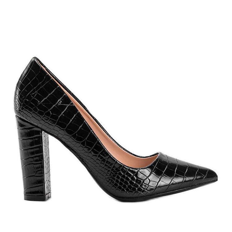 Sapatos pretos em um poste de couro ecológico Keely