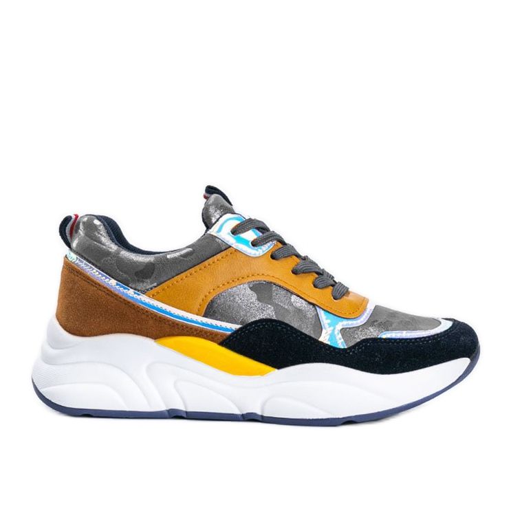 Tênis cinza camuflado da Lindsay castanho