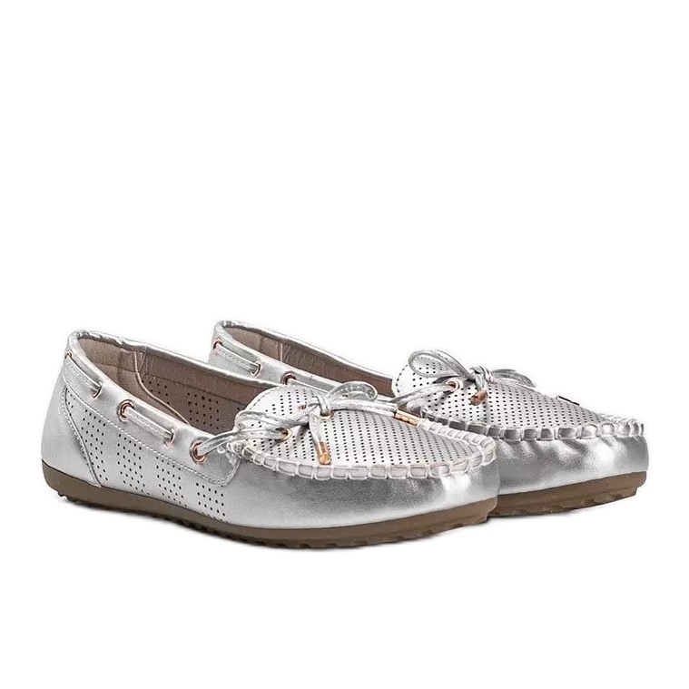 Mocassins de prata feitos de couro ecológico, Ester com orifícios