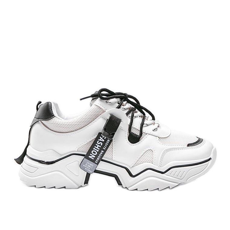 Tênis esportivos preto e branco do Quênia