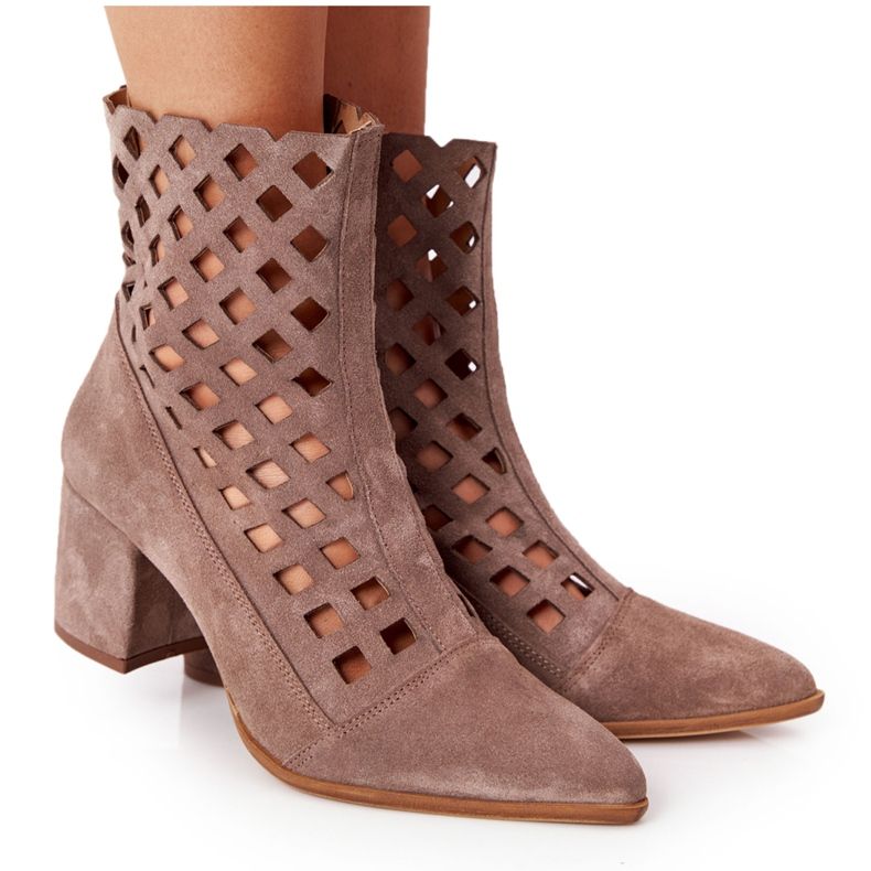 Botas de camurça perfuradas em salto alto Nicole 2638 Brown castanho