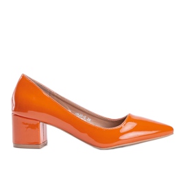 Bombas laranja laqueadas no bloco Eden