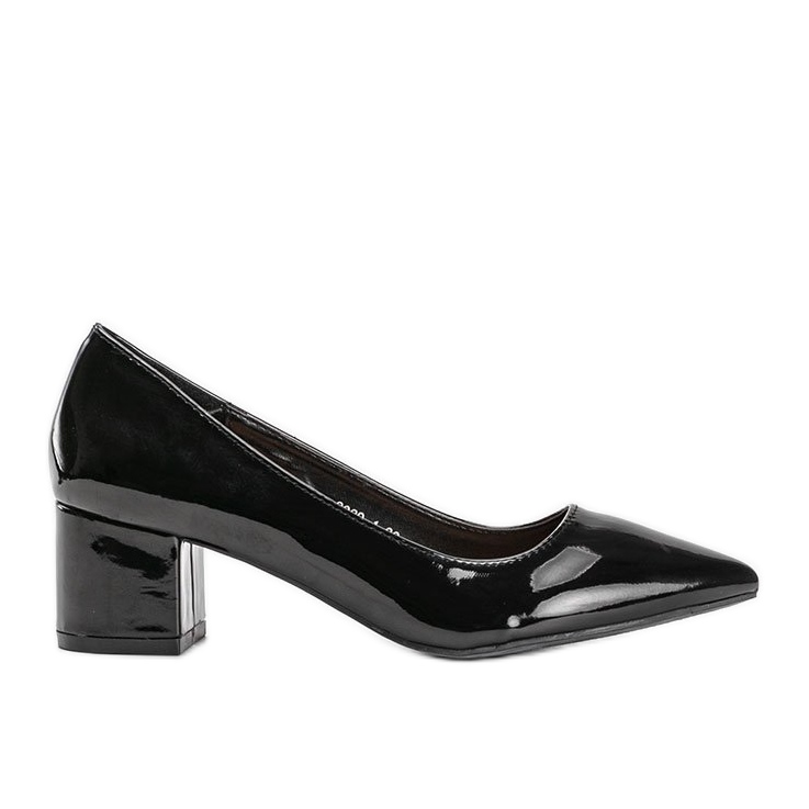 Bombas pretas laqueadas no bloco Eden preto