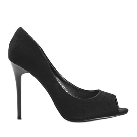 Sapatos pretos com salto agulha da Janessa Sapatos pretos com salto agulha da Janessa