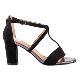 Sandálias elegantes no bar VINCEZA preto