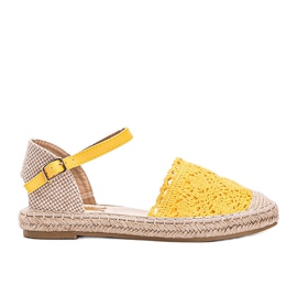 Alpercatas amarelas com renda bebê amarelo