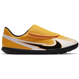 Chuteiras Nike Mercurial Vapor 13 Club Ic PS (V) Junior AT8170 801 branco preto laranja Chuteiras Nike Mercurial Vapor 13 Club Ic PS (V) Junior AT8170 801 branco preto laranja