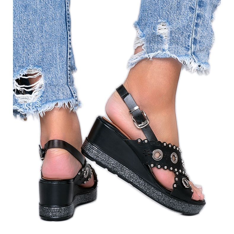 Sandálias pretas metálicas de cunha seg preto