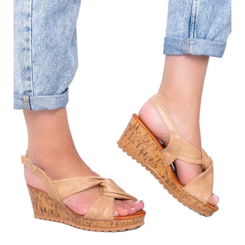 Sandálias de cunha bege Buenos Aires