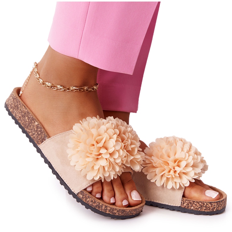 Chinelos de flor bege com sola de cortiça