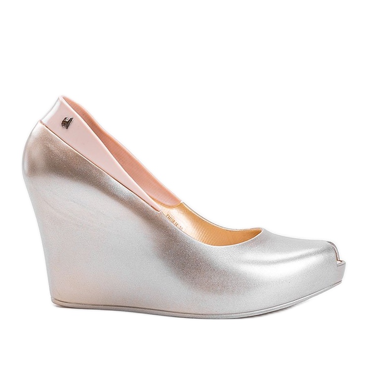 Meliski dourado na cunha de Dina