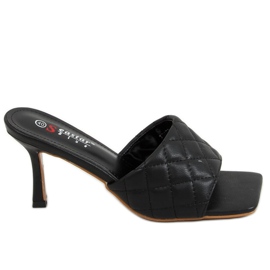 Preto T367P Preto acolchoado em um alfinete