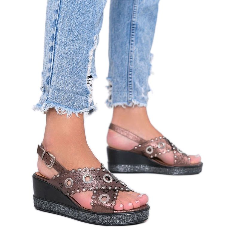 Sandálias marrons de cunha metálica Mon castanho