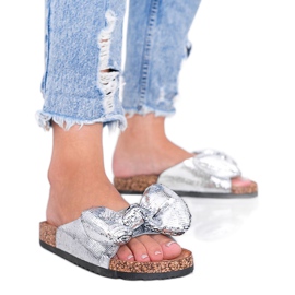 BM Chinelos prateados com laço Norris prata BM Chinelos prateados com laço Norris prata