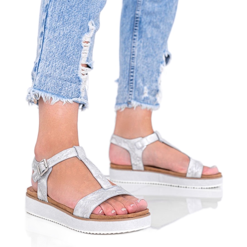 Sandálias prateadas no padrão de pele de cobra Kiko prata