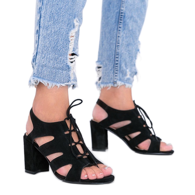 Sandálias pretas com cordões no poste Isabella preto Sandálias pretas com cordões no poste Isabella preto