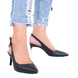 Sapatos pretos com salto agulha da Elen Sapatos pretos com salto agulha da Elen