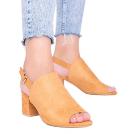 Sandálias de camelo em um poste com parte superior Blubbery marrom