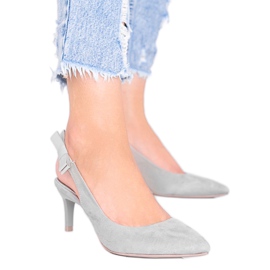 Gray sapatos em um salto Tari cinza