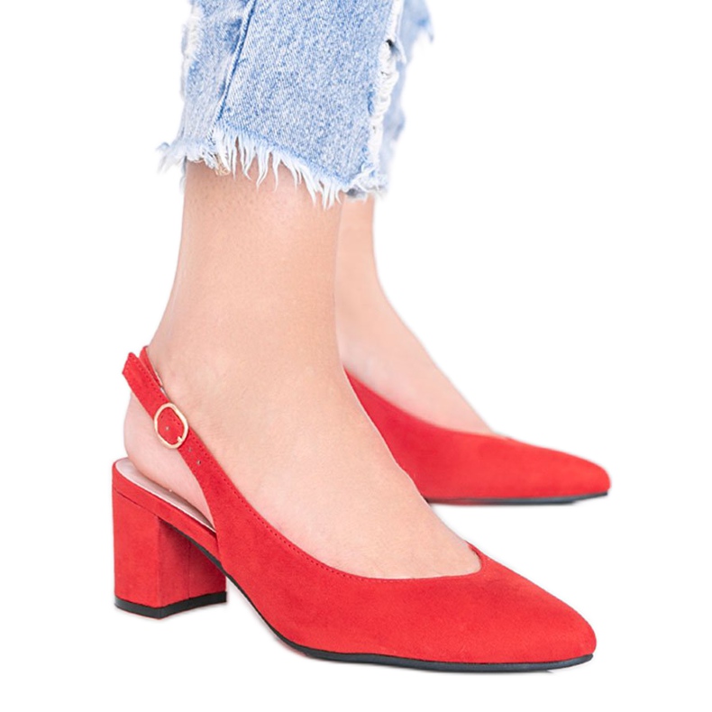 Bombas vermelhas no posto de Petty vermelho