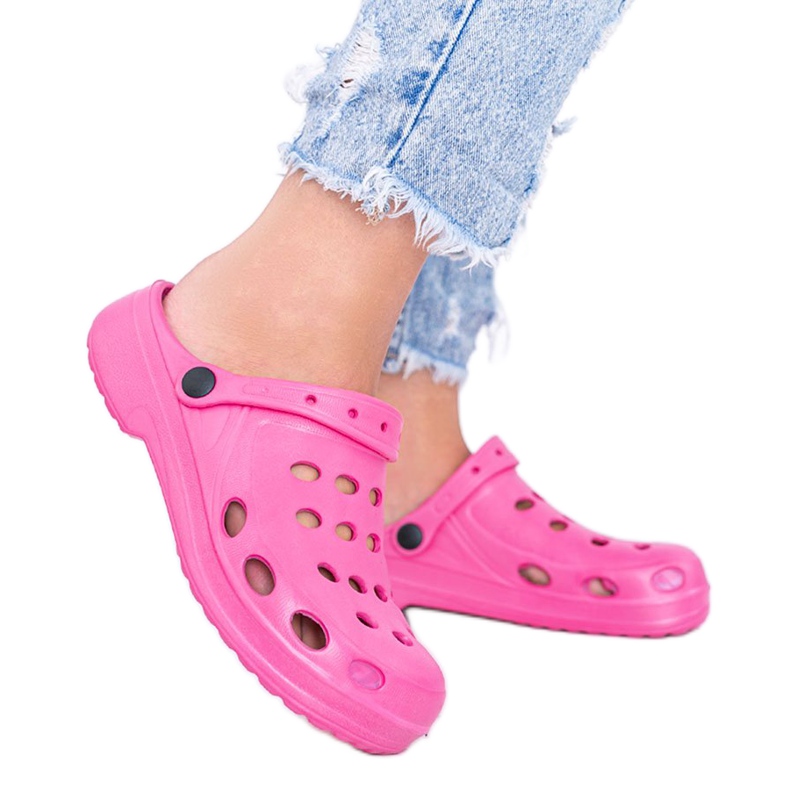 Chinelos femininos de crochê rosa Karolinos