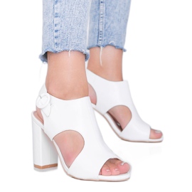 Sandálias brancas no poste Gally branco Sandálias brancas no poste Gally branco