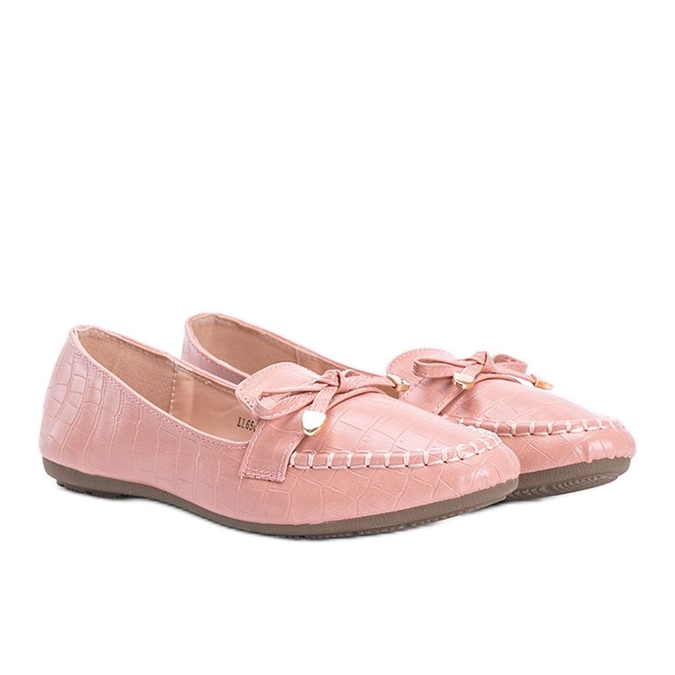 Mocassins rosa no padrão de pele de crocodilo de Miriam