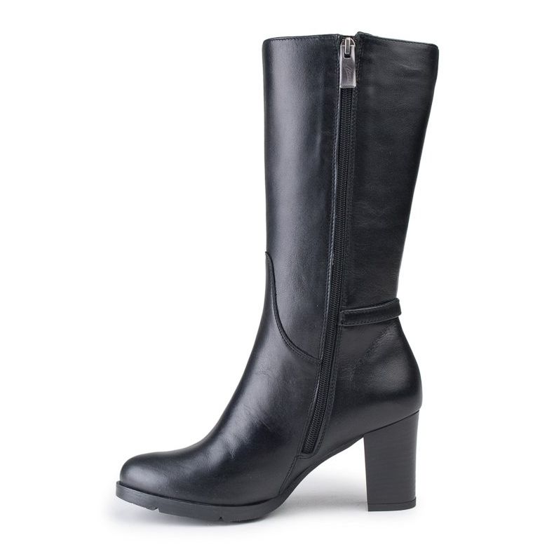 Marco Shoes Botas clássicas feitas de couro napa preto com fivelas e tiras adicionais