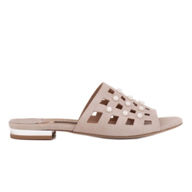 Marco Shoes Chinelos femininos elegantes com pérolas e perfuração bege