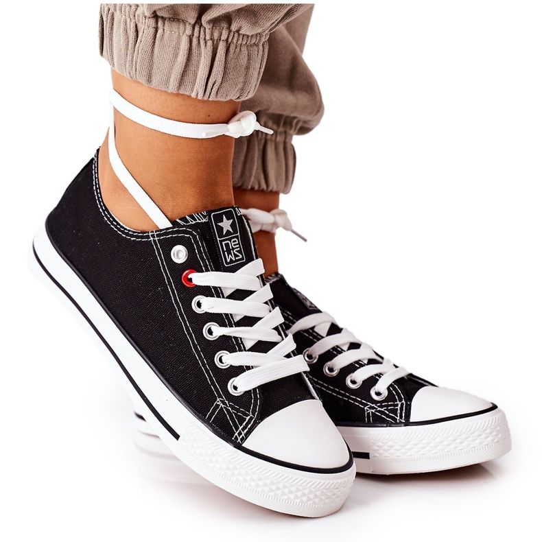 NEWS Tênis clássico feminino preto com sola branca Ecoma